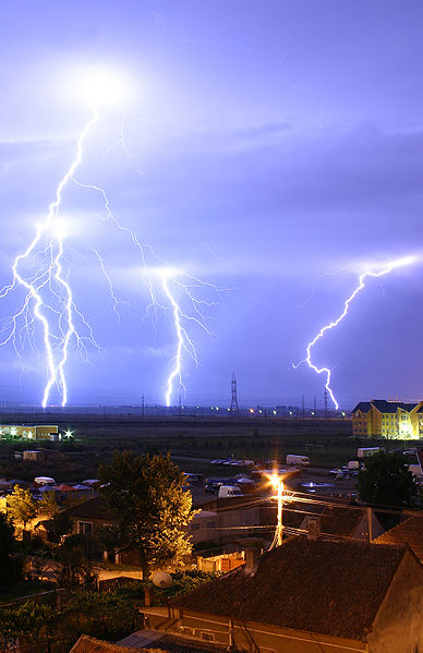 File:Lightning over Oradea Romania 3.jpg