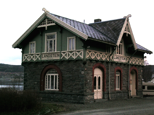 Langstein railway station.jpg