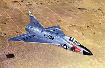 File:F-102 in flight.jpg