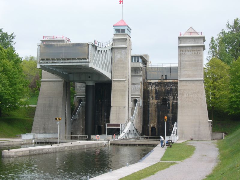 File:Peterborough lift locks on the trent-severn canal.jpg