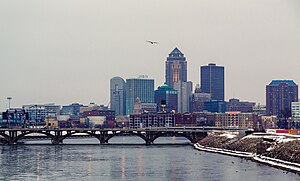 Morning Skyline - Des Moines, Iowa - Winter on the Des Moines River (24805016620).jpg