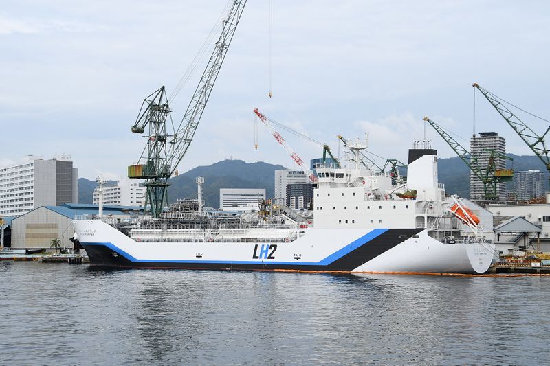 File:SUISO FRONTIER left rear view at Kawasaki Heavy Industries Kobe Shipyard October 18, 2020 03.jpg